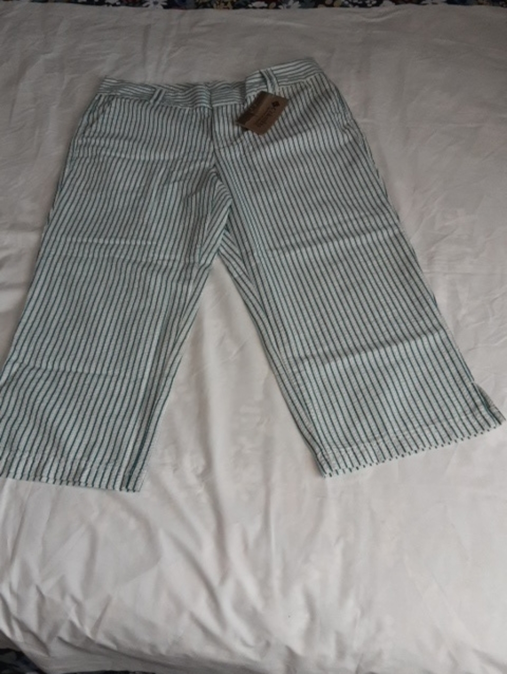 Columbia Sportswear 314 Company Women's Capris Sz 10 NWT Stripped White/Green